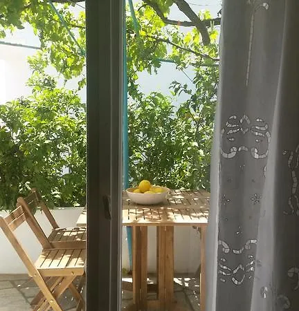 Thavma Summer House